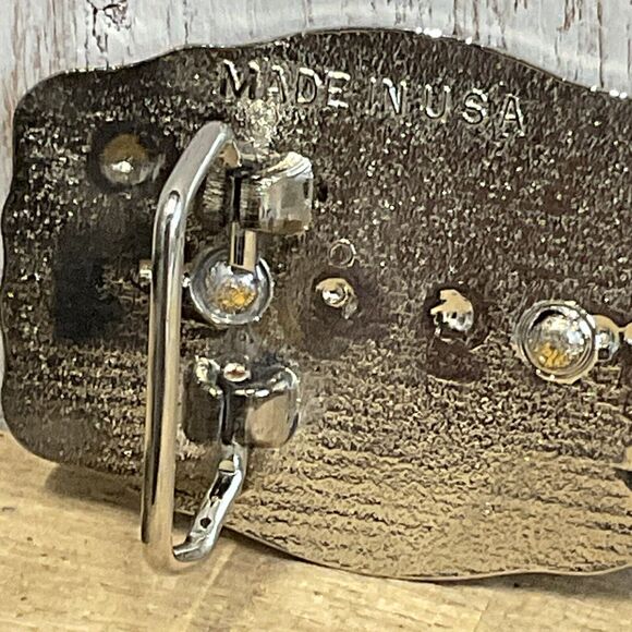 Soaring Eagle Belt Buckle Womens Engraved Eagle in Flight Western Rodeo USA - Picture 5 of 6